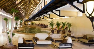 Berendam di Mata Air Panas Ai Ais Resort Namibia, Surga Relaksasi di Fish River Canyon