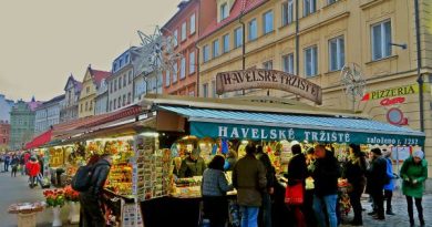 Belanja di Havel’s Market Praha: Surga Oleh-Oleh dan Kerajinan Khas Ceko