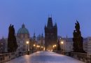 Menyeberangi Charles Bridge Saat Liburan ke Praha, Pengalaman yang Tak Terlupakan