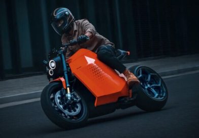 Sepeda Motor Listrik dengan Penyeimbang Otomatis