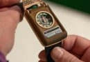 Jam Tangan Komunikator dengan Tutup yang Dapat Dibuka